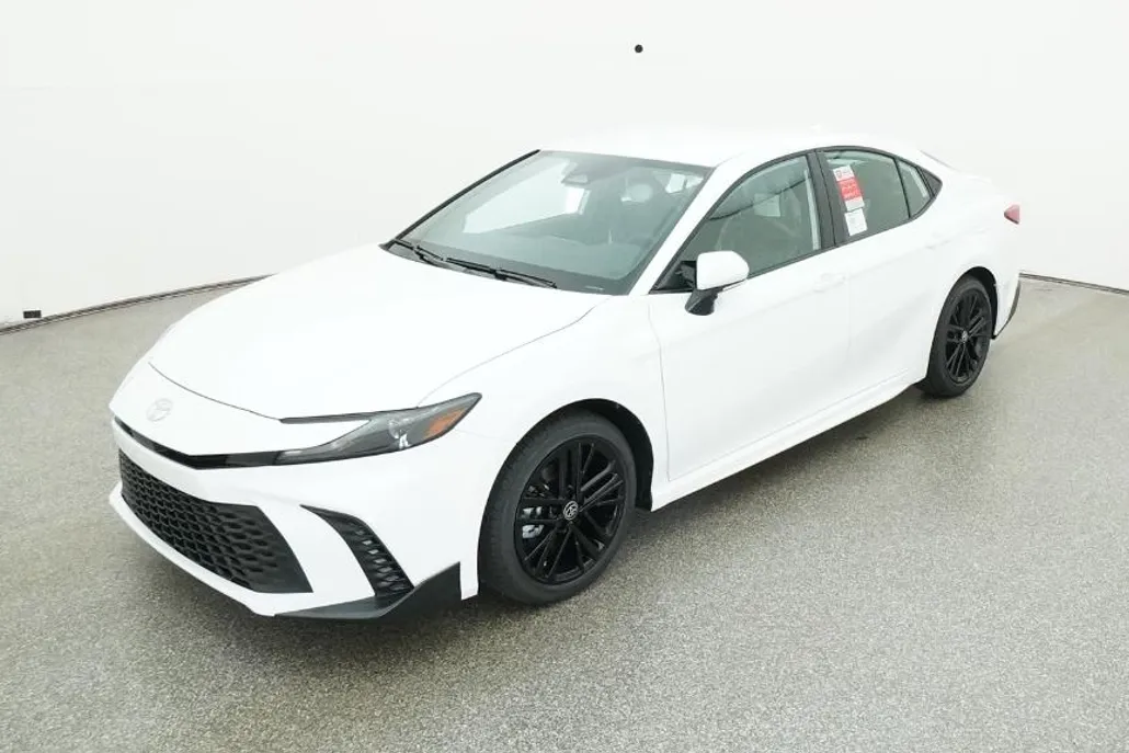 2026 Toyota Camry SE photo 1