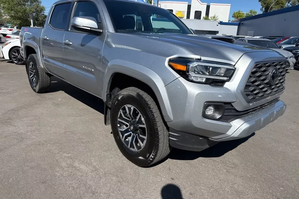 2023 Toyota Tacoma TRD Sport photo 1