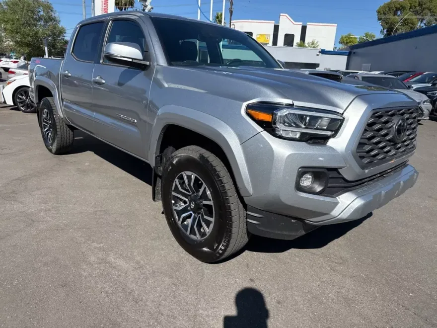 2023 Toyota Tacoma TRD Sport photo 1