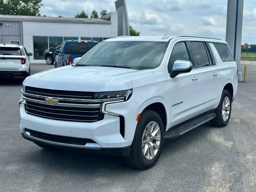 2023 Chevrolet Suburban Premier photo 1