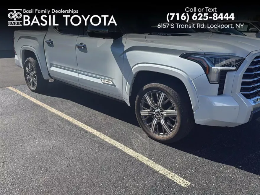 2022 Toyota Tundra CapStone CrewMax photo 1