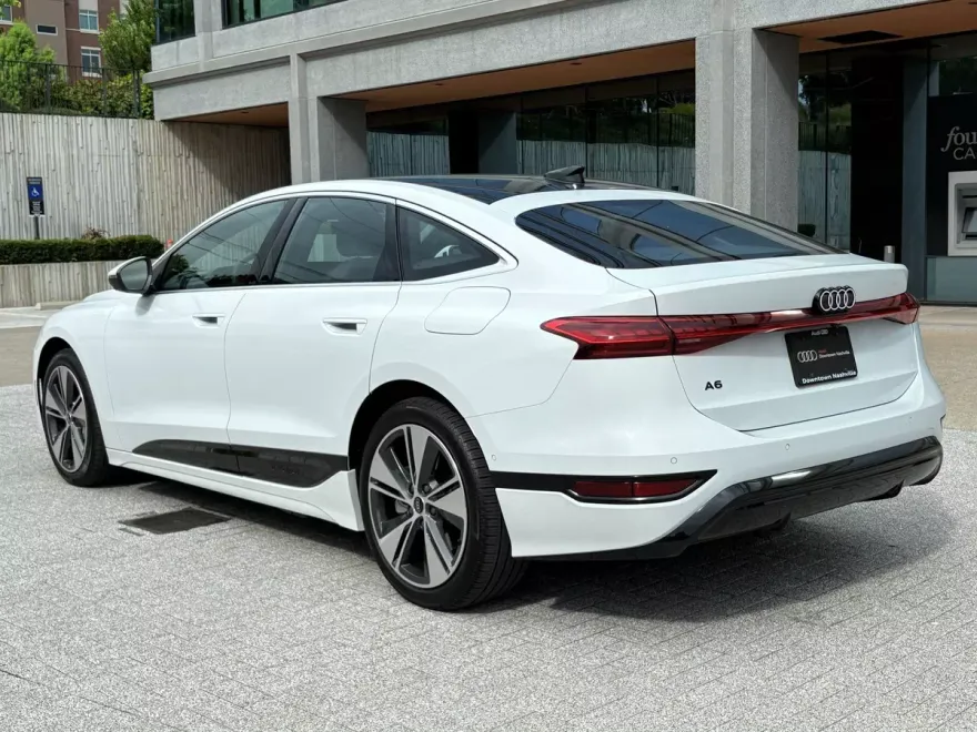 2025 Audi A6 Premium Plus photo 1