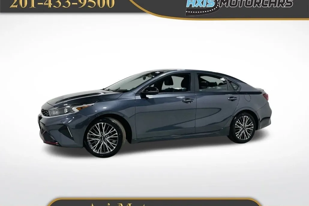 2022 Kia Forte GT-Line photo 1
