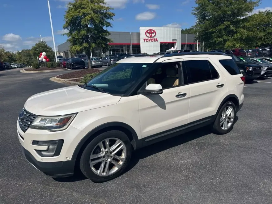 2017 Ford Explorer Limited photo 1
