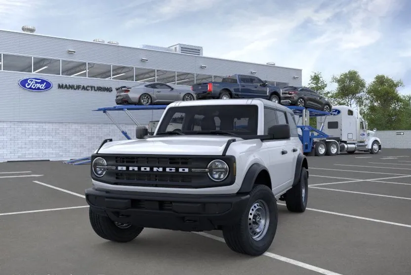 2025 Ford Bronco Base photo 1