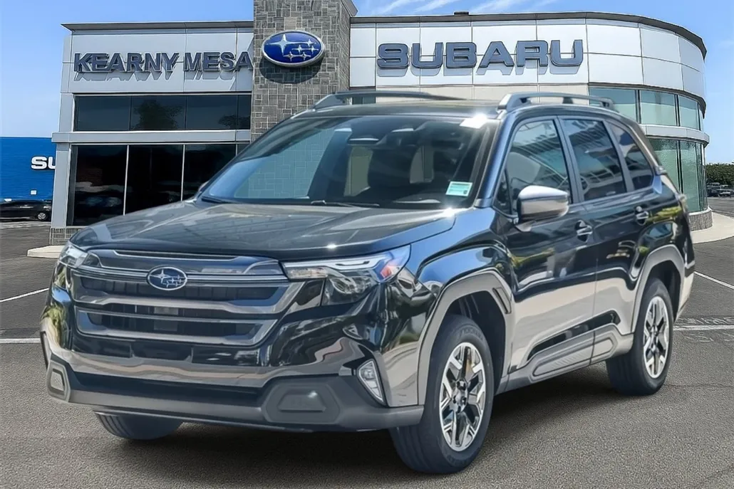 2025 Subaru Forester Premium photo 1