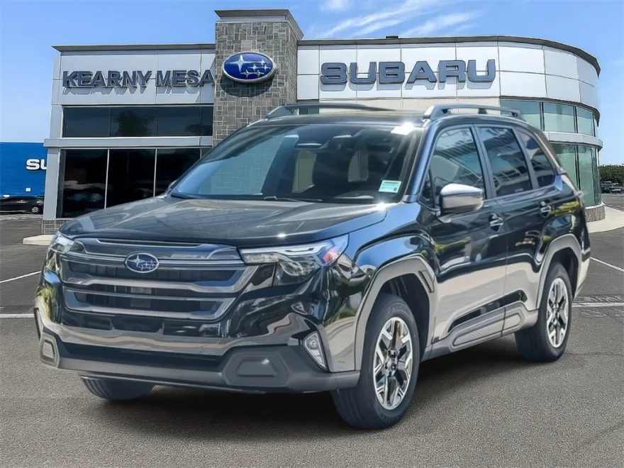 2025 Subaru Forester Premium photo 1