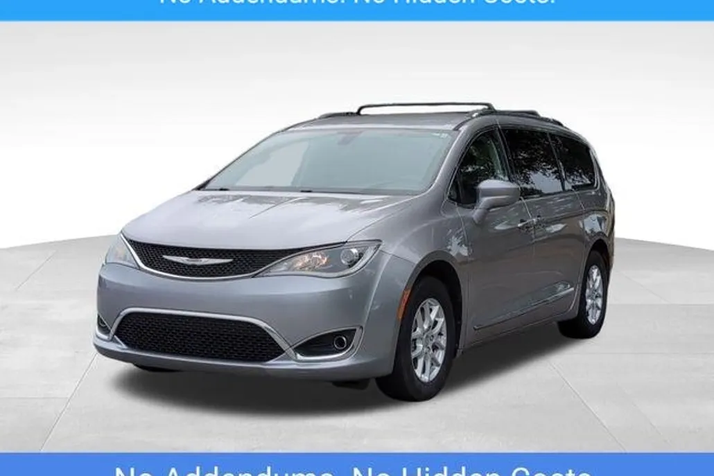 2020 Chrysler Pacifica Touring L photo 1