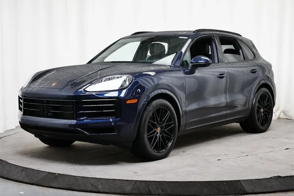 2025 Porsche Cayenne Base photo 1