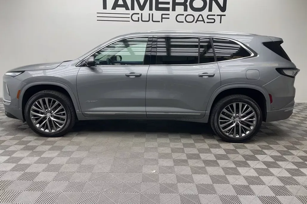 2026 Buick Enclave Avenir photo 1