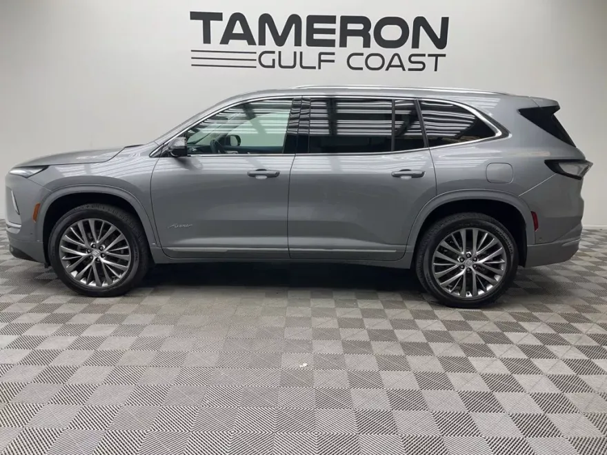 2026 Buick Enclave Avenir photo 1