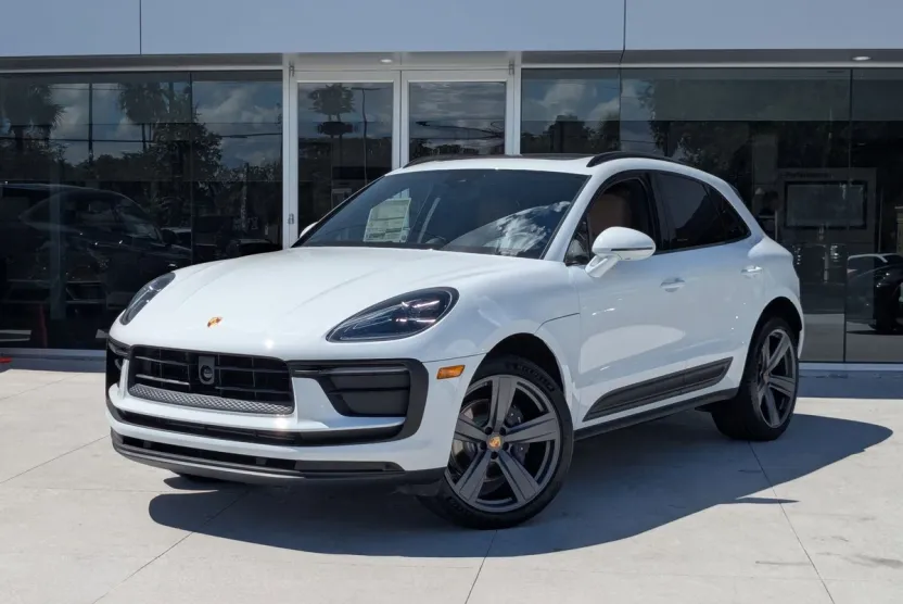 2026 Porsche Macan T photo 1