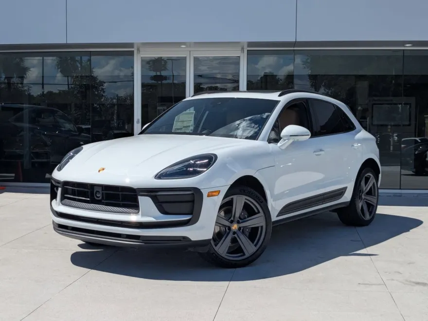 2026 Porsche Macan T photo 1