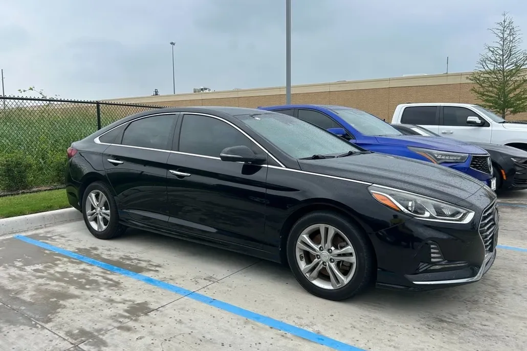 2018 Hyundai Sonata photo 1
