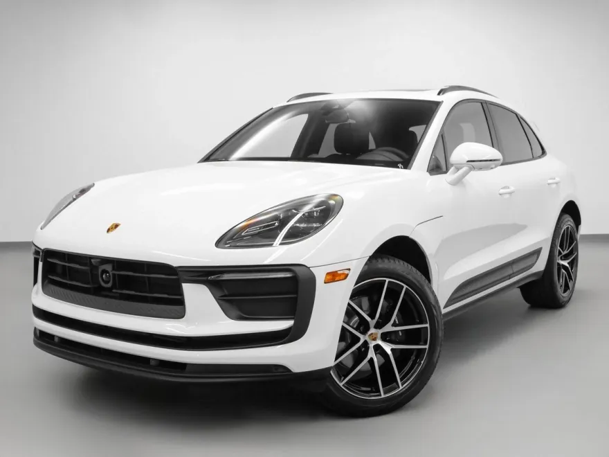 2025 Porsche Macan T photo 1