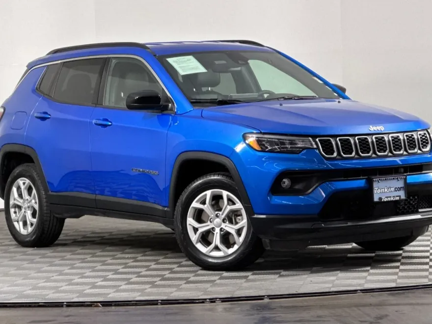 2024 Jeep Compass Latitude photo 1