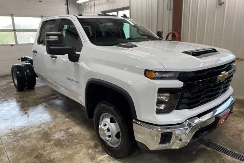 2026 Chevrolet Silverado 3500HD Work Truck photo 1