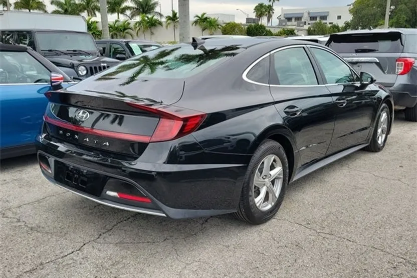 2021 Hyundai Sonata SE photo 1