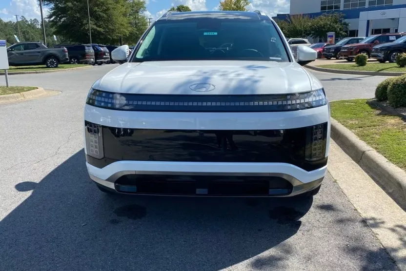 2026 Hyundai Ioniq photo 1