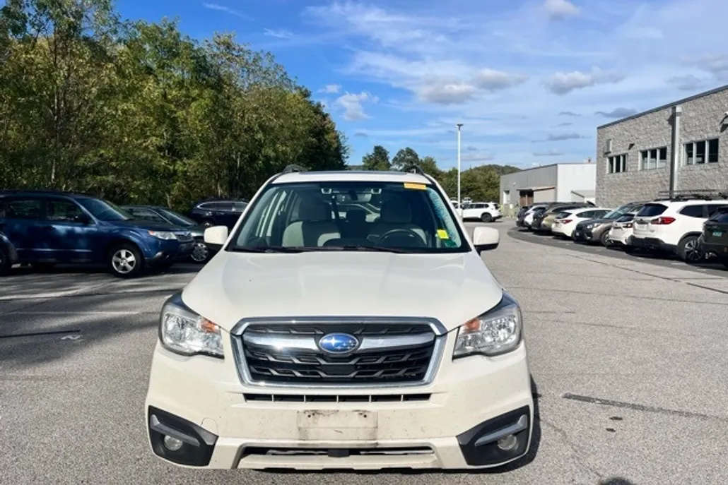 2017 Subaru Forester 2.5i Premium photo 1