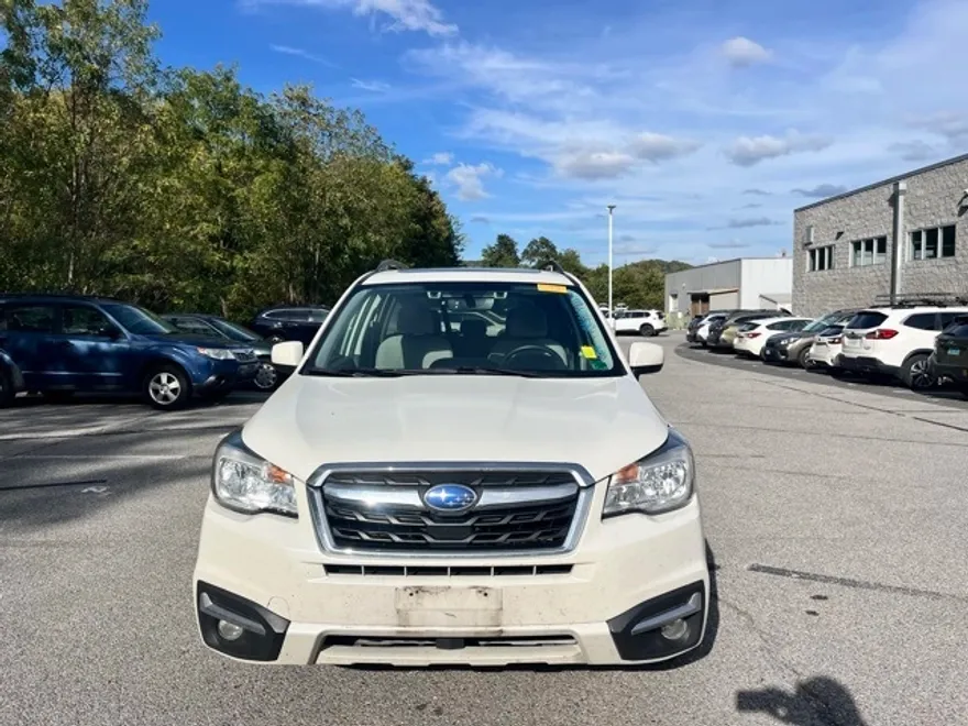 2017 Subaru Forester 2.5i Premium photo 1