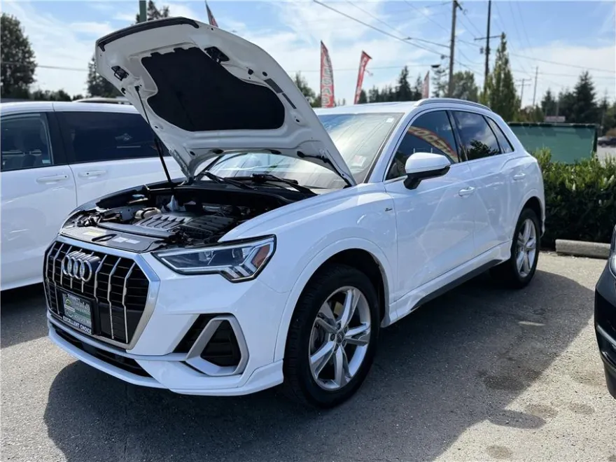 2020 Audi Q3 S line Premium Plus photo 1