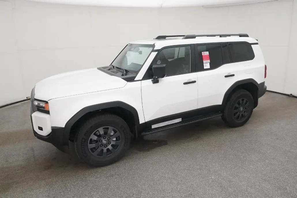 2025 Toyota Land Cruiser photo 1