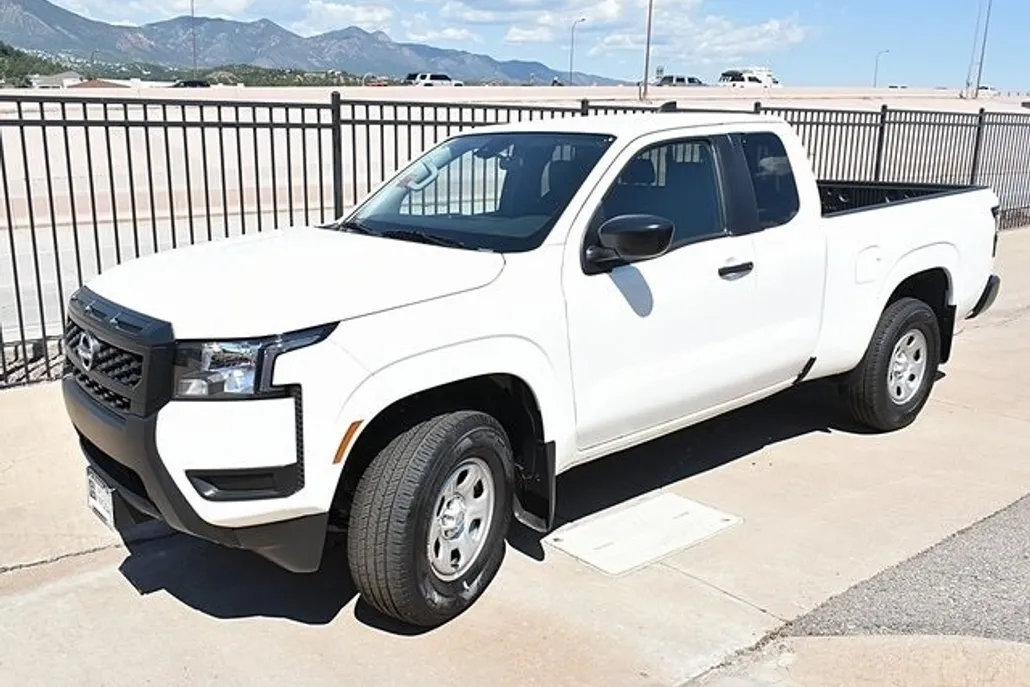 2025 Nissan Frontier S photo 1