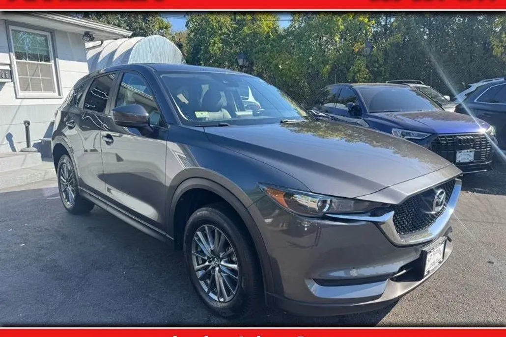 2017 Mazda CX-5 Touring photo 1