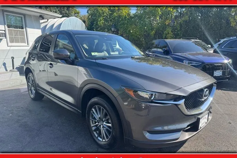 2017 Mazda CX-5 Touring photo 1