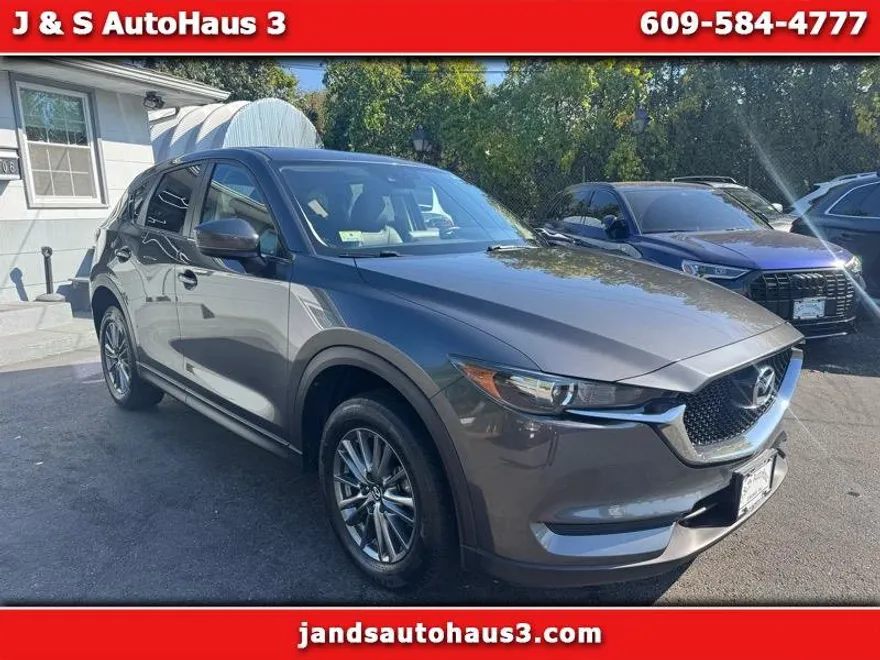 2017 Mazda CX-5 Touring photo 1