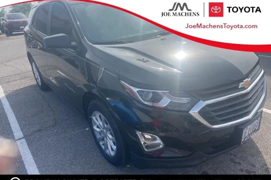 2021 Chevrolet Equinox LS photo 1