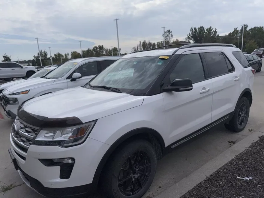 2018 Ford Explorer XLT photo 1
