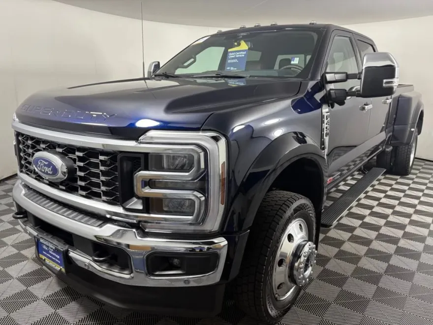 2025 Ford F-450 King Ranch photo 1