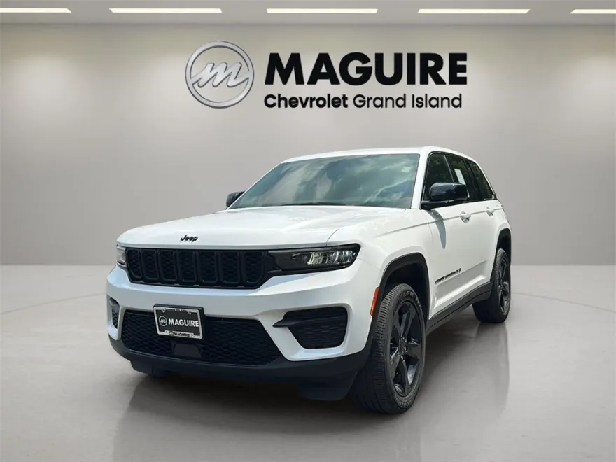 2023 Jeep Grand Cherokee Altitude photo 1