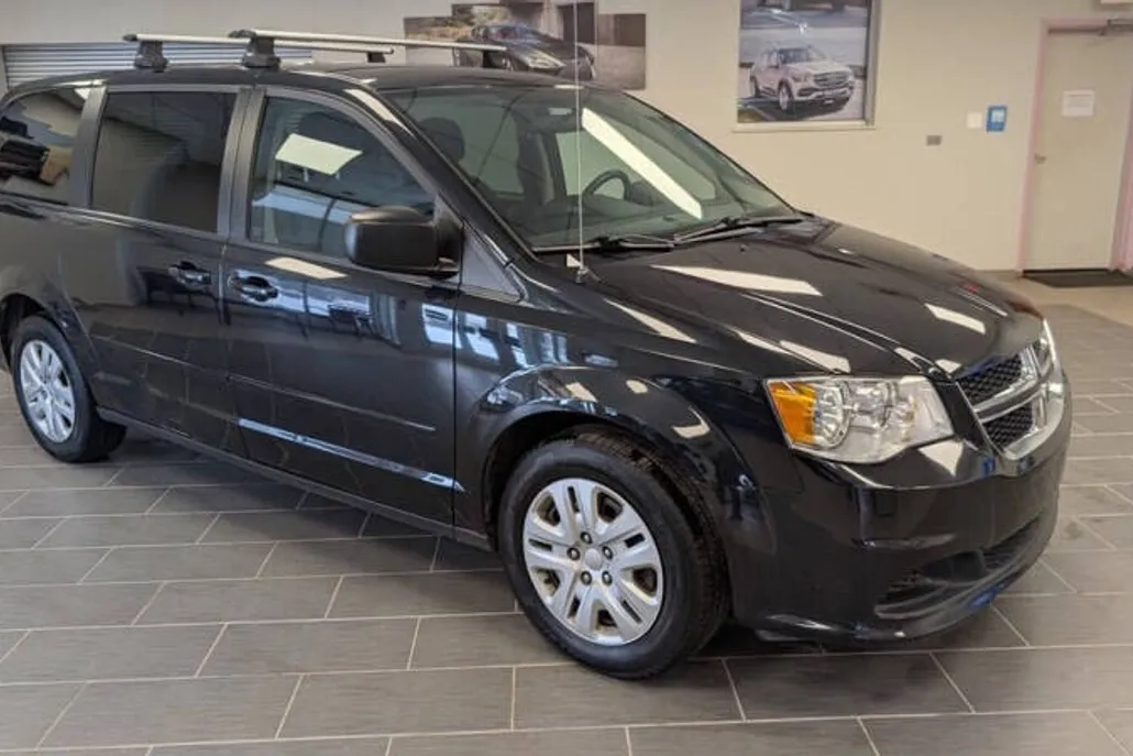 2016 Dodge Grand Caravan SE photo 1