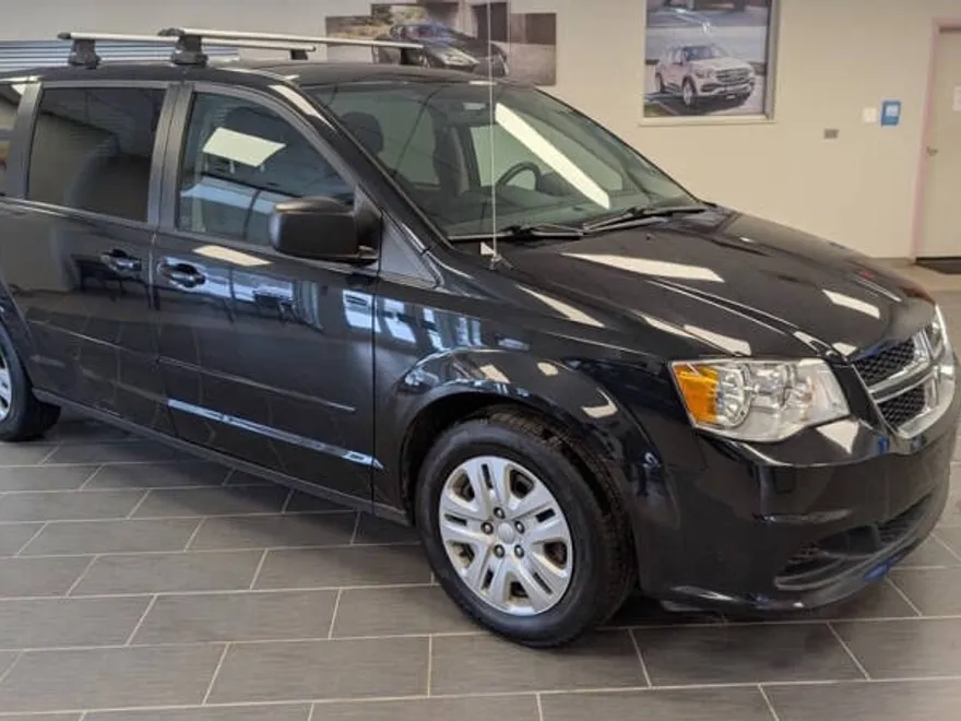 2016 Dodge Grand Caravan SE photo 1