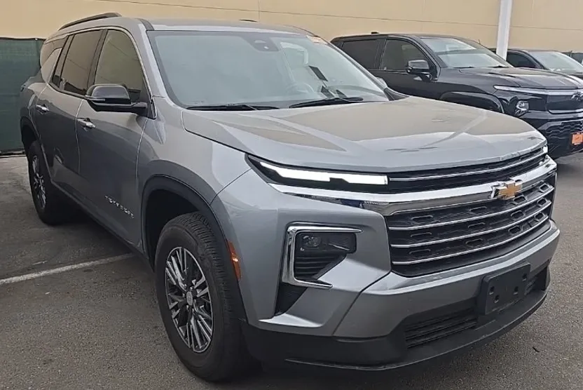 2024 Chevrolet Traverse 1LT photo 1