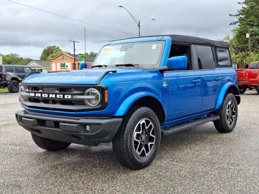2024 Ford Bronco Outer Banks photo 1