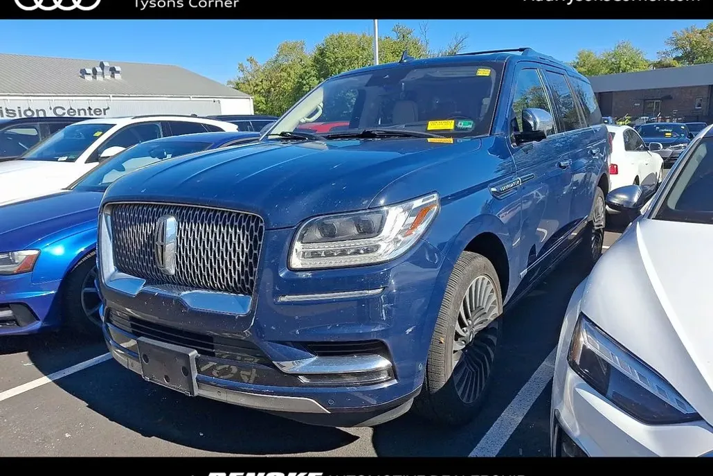 2019 Lincoln Navigator Black Label photo 1