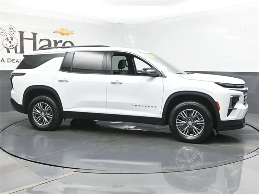 2025 Chevrolet Traverse photo 1
