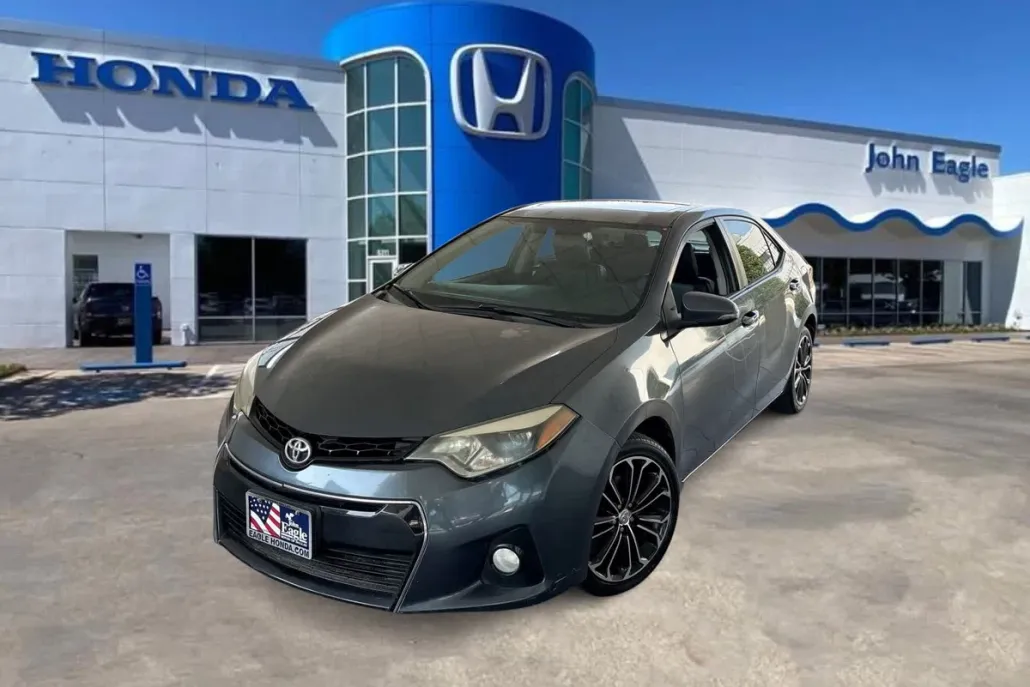 2015 Toyota Corolla Plus photo 1