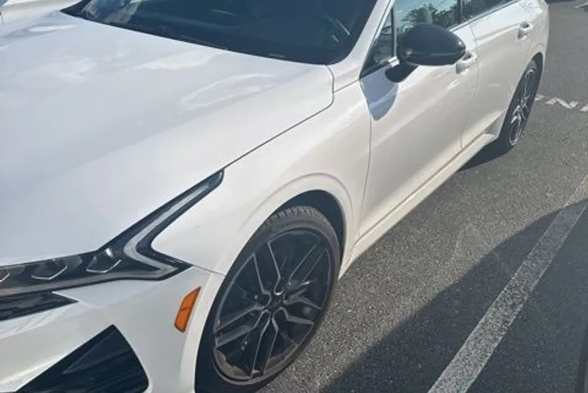 2022 Kia K5 GT photo 1