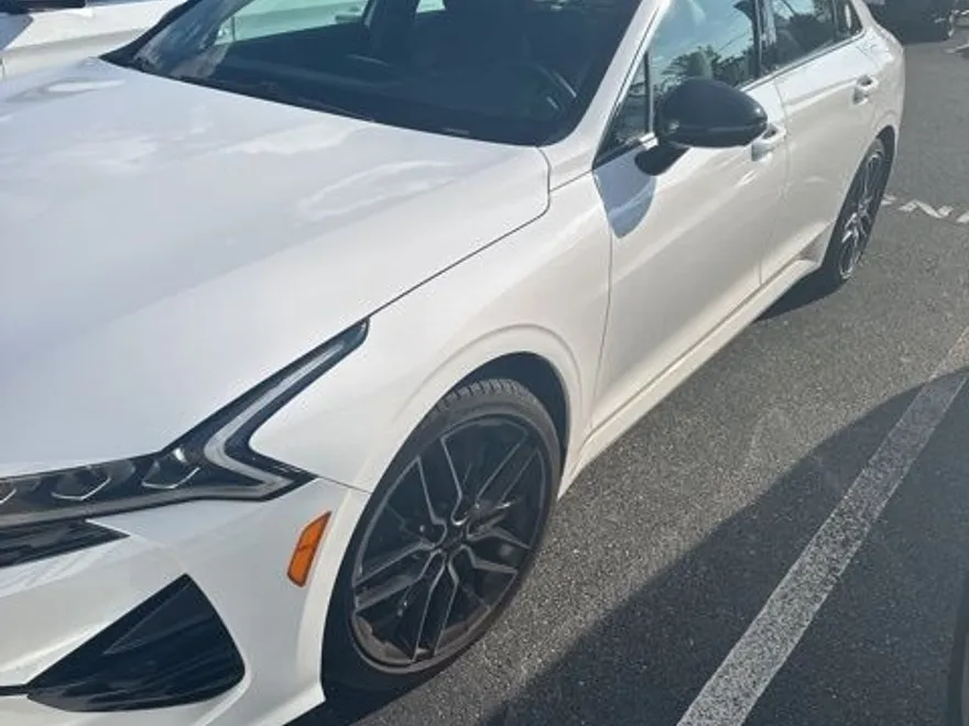 2022 Kia K5 GT photo 1