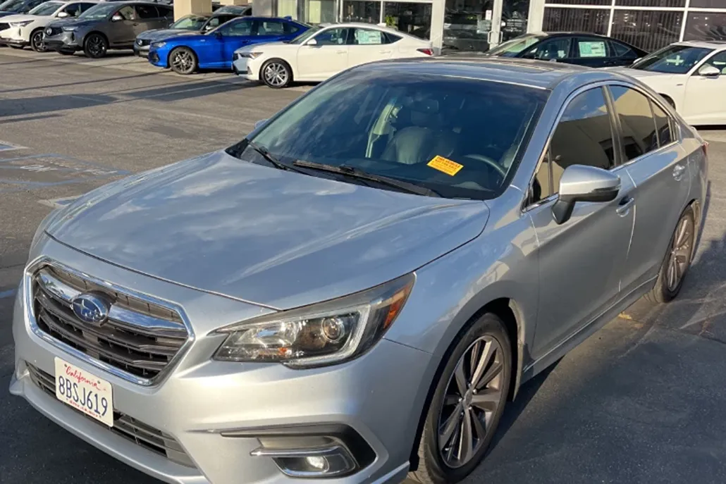 2018 Subaru Legacy Limited photo 1