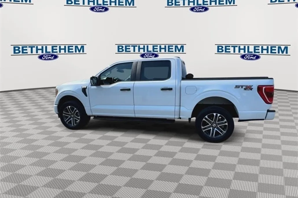 2022 Ford F-150 XL photo 1
