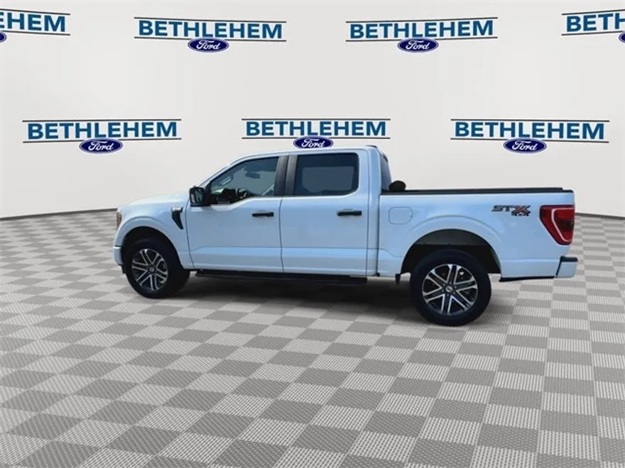 2022 Ford F-150 XL photo 1