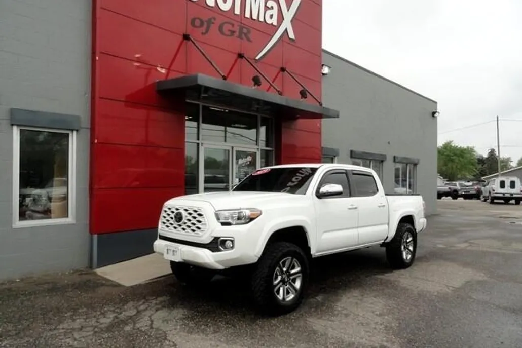 2019 Toyota Tacoma SR Double Cab V6 photo 1