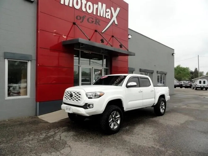 2019 Toyota Tacoma SR Double Cab V6 photo 1