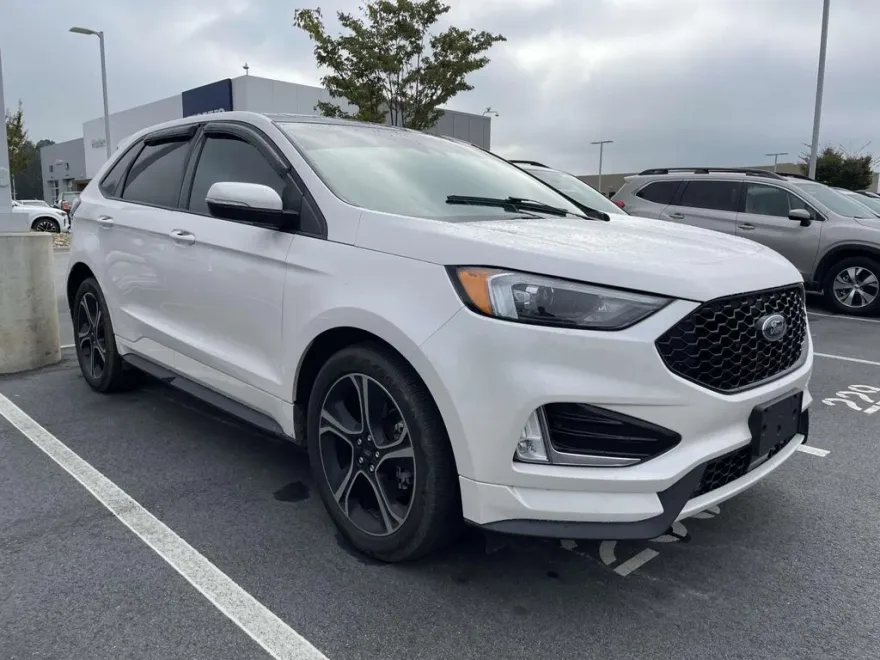 2019 Ford Edge ST photo 1